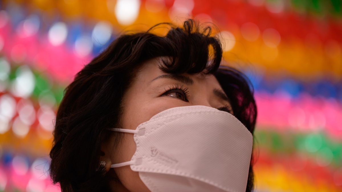 Jižní Korea bez domácího přenosu koronaviru. Jaký recept slavil úspěch?